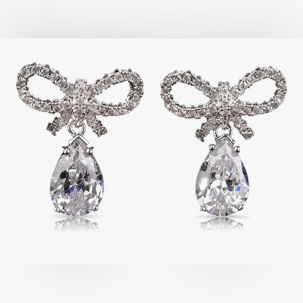 Adorable Nordstrom Silver Australia Crystal Bow Dangle Earrings